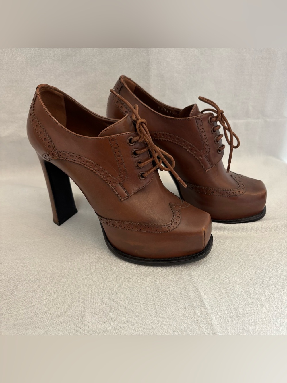 Louis Vuitton Brown Leather Lace-Up High Heel Oxfords LV size 39 US size 9